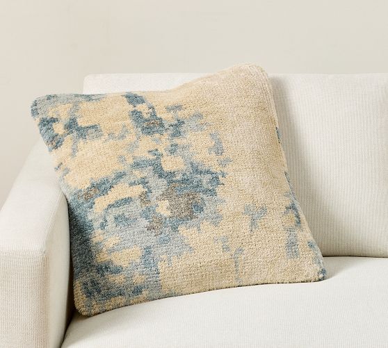 Isla Hand-Knotted Pillow Cover