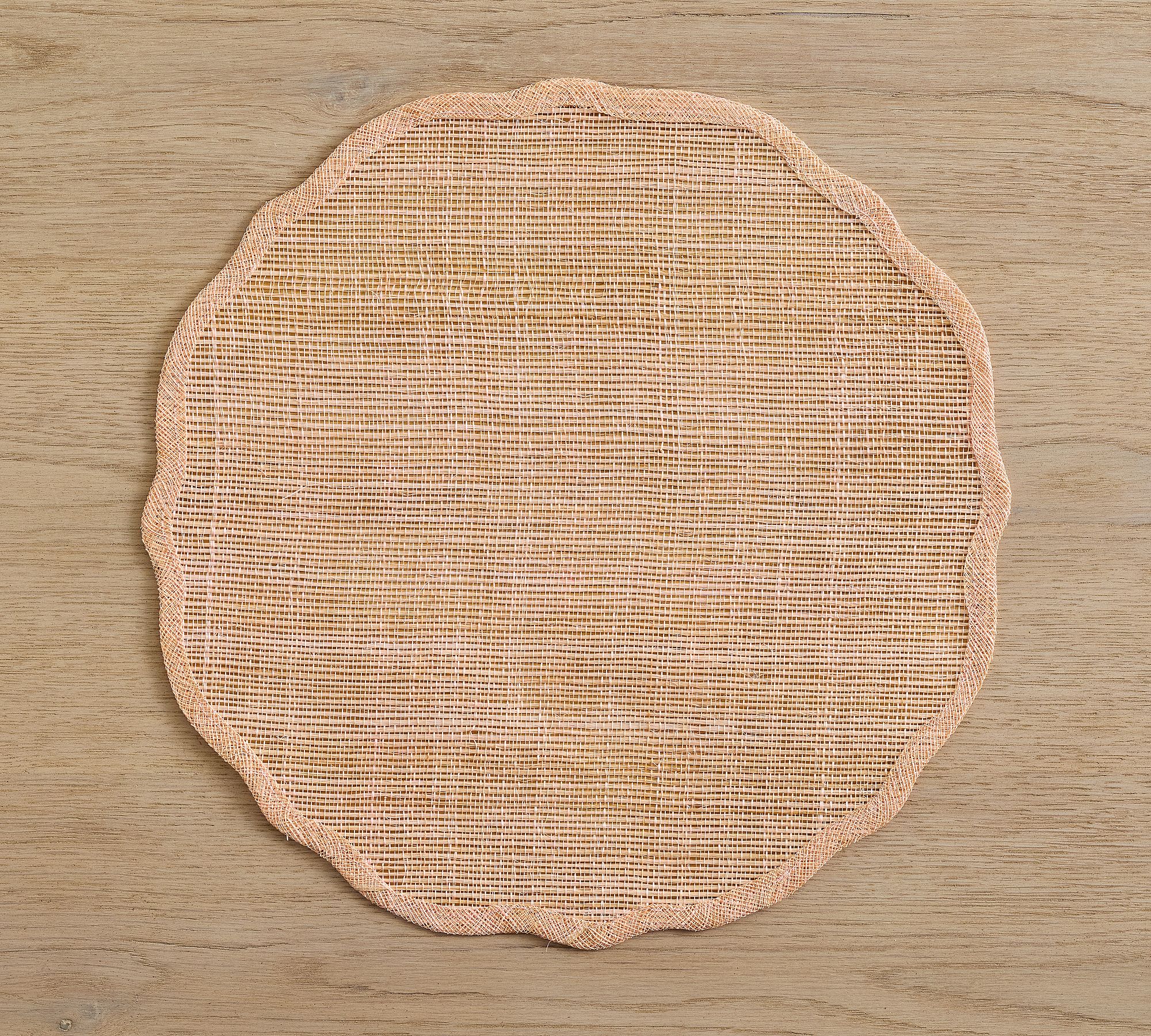 Monique Lhuillier Jules Scalloped Placemats - Set of 4