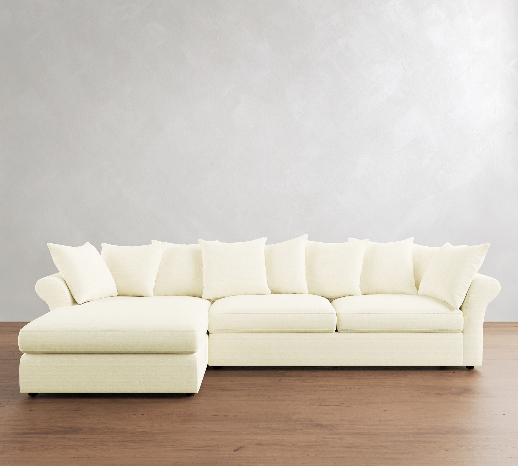 Windsor Chaise Sectional (132"&ndash;144")