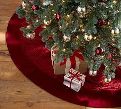 Scroll Quilted Velvet Tree Skirt