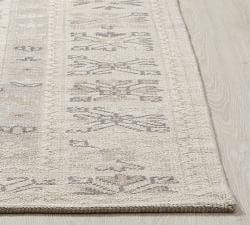 Aurelia Rug Swatch - Free Returns Within 30 Days