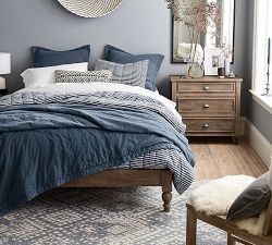 Astoria Nightstand (32")