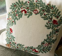 Nostalgic Wreath Pillow Cover