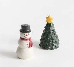 Christmas in the Country Salt &amp; Pepper Shakers - Set of 2