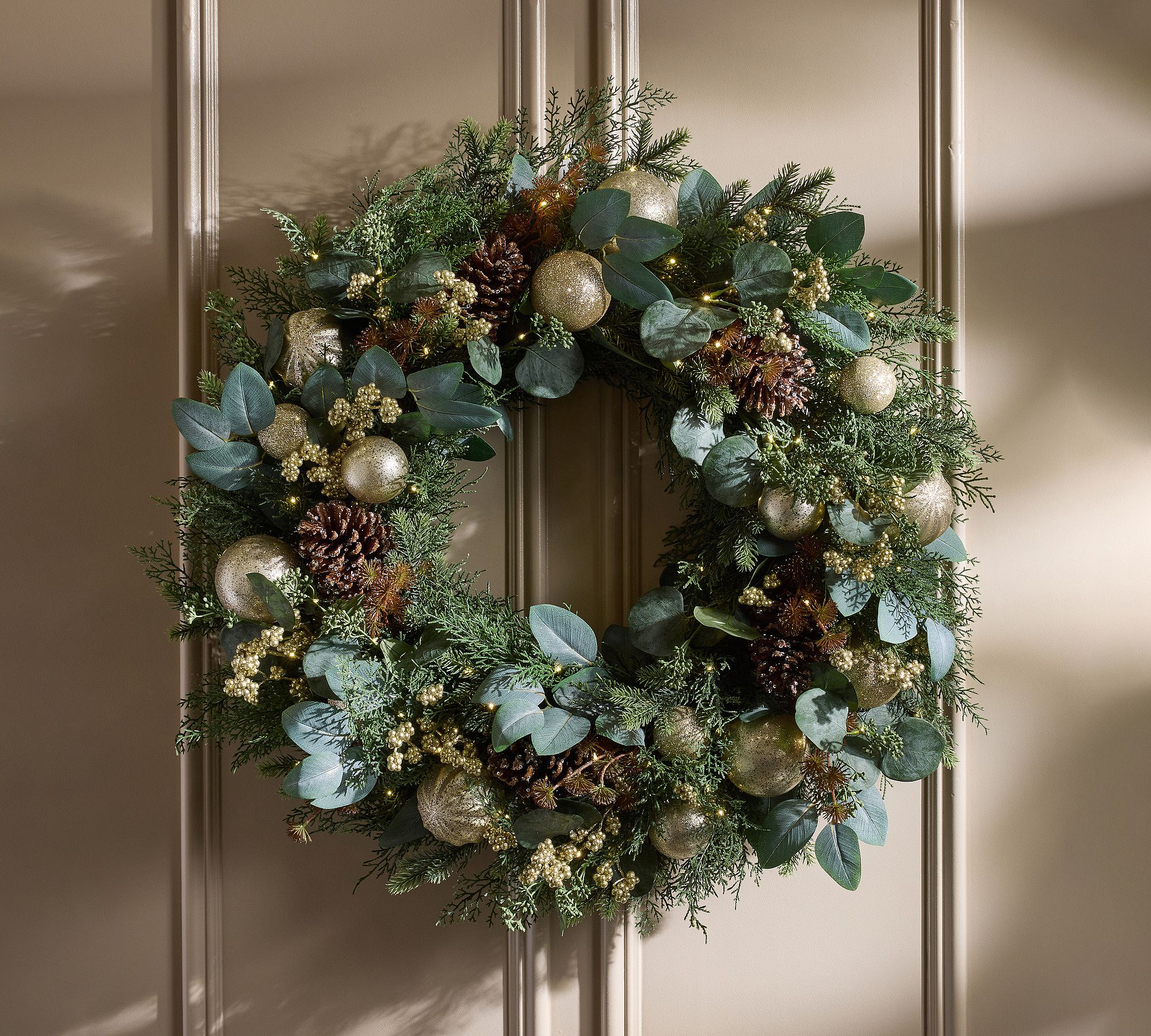 Faux Lit Rustic Glam Ornament Wreath & Garland
