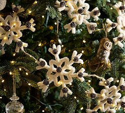 Lit Snowflake Garland