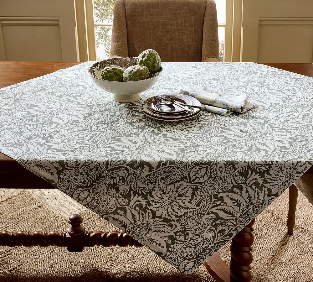 Kravet Acanthus Bloom Table Throw thumbnail 3