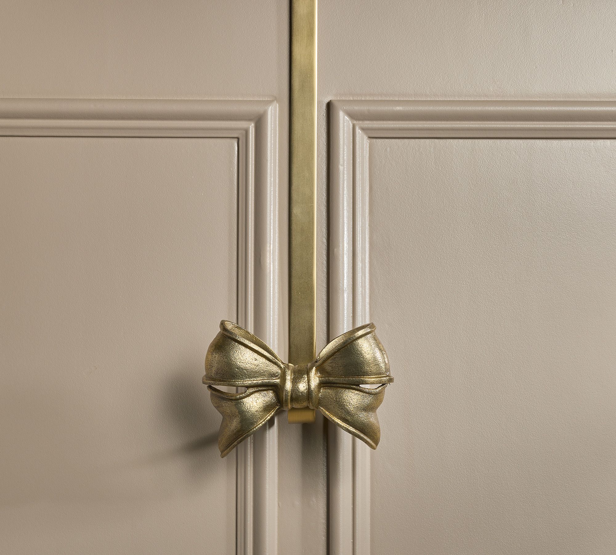 Bow Wreath Hanger