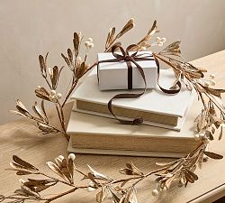 Lit Golden Leaf Garland