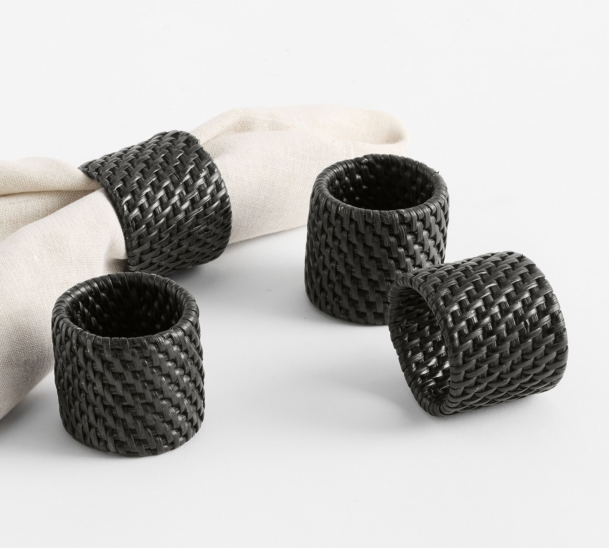 Tava Rattan Napkin Rings - Set of 4 - thumbnail 4