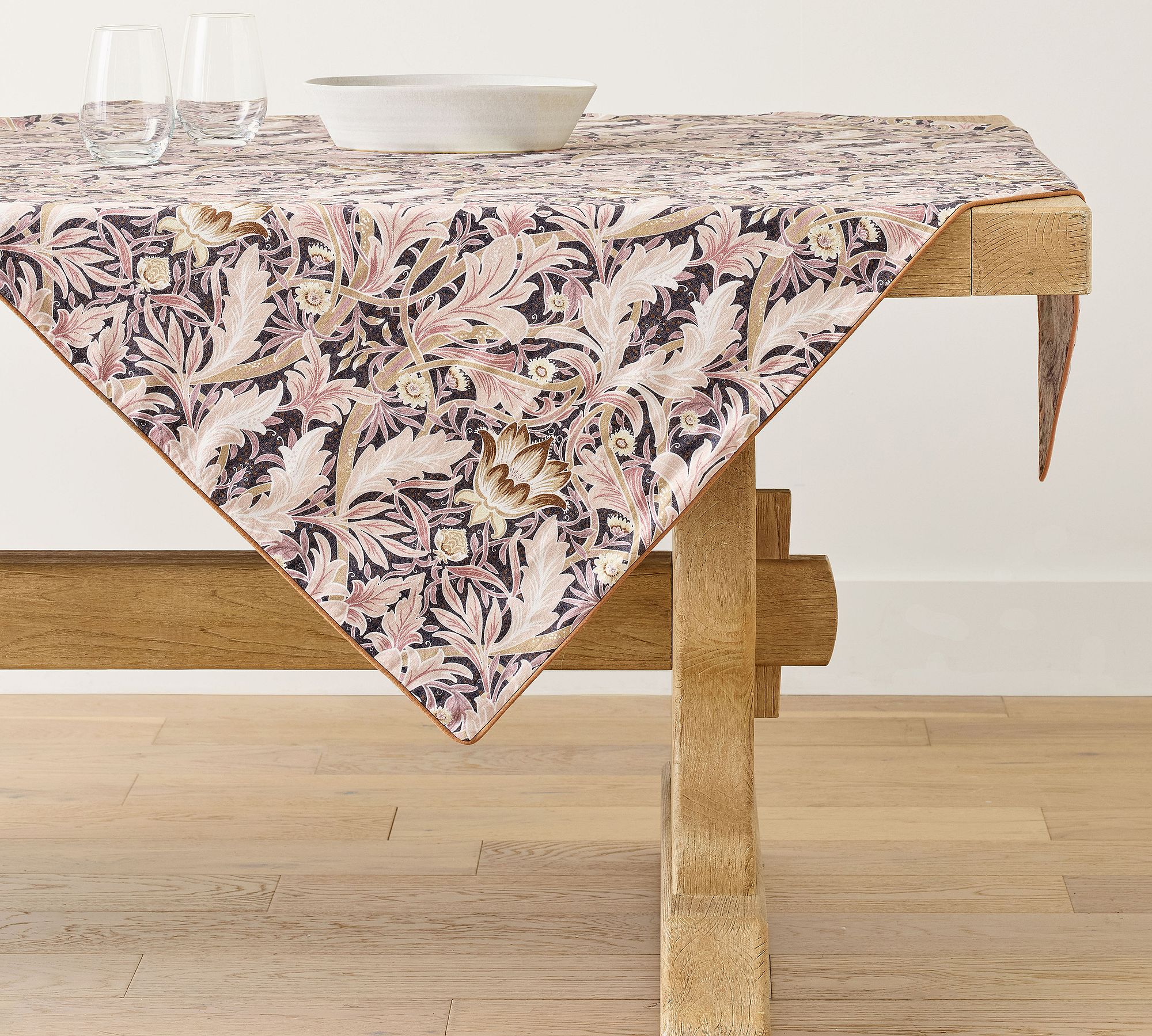 Glinda & Elphaba Reversible Cotton Table Throw