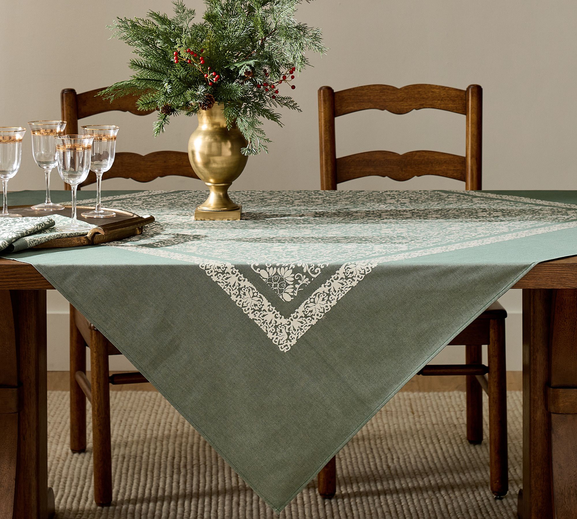 Holiday Jacquard Cotton Table Throw