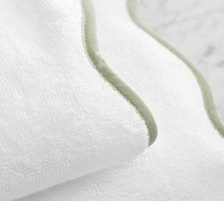 Julia Berolzheimer Lucy Scalloped Towel