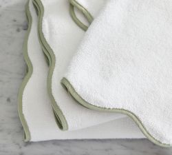 Julia Berolzheimer Lucy Scalloped Towel